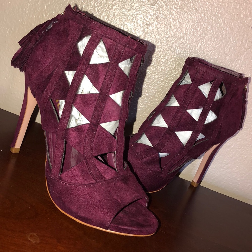 Burgundy xoxo heels ✨